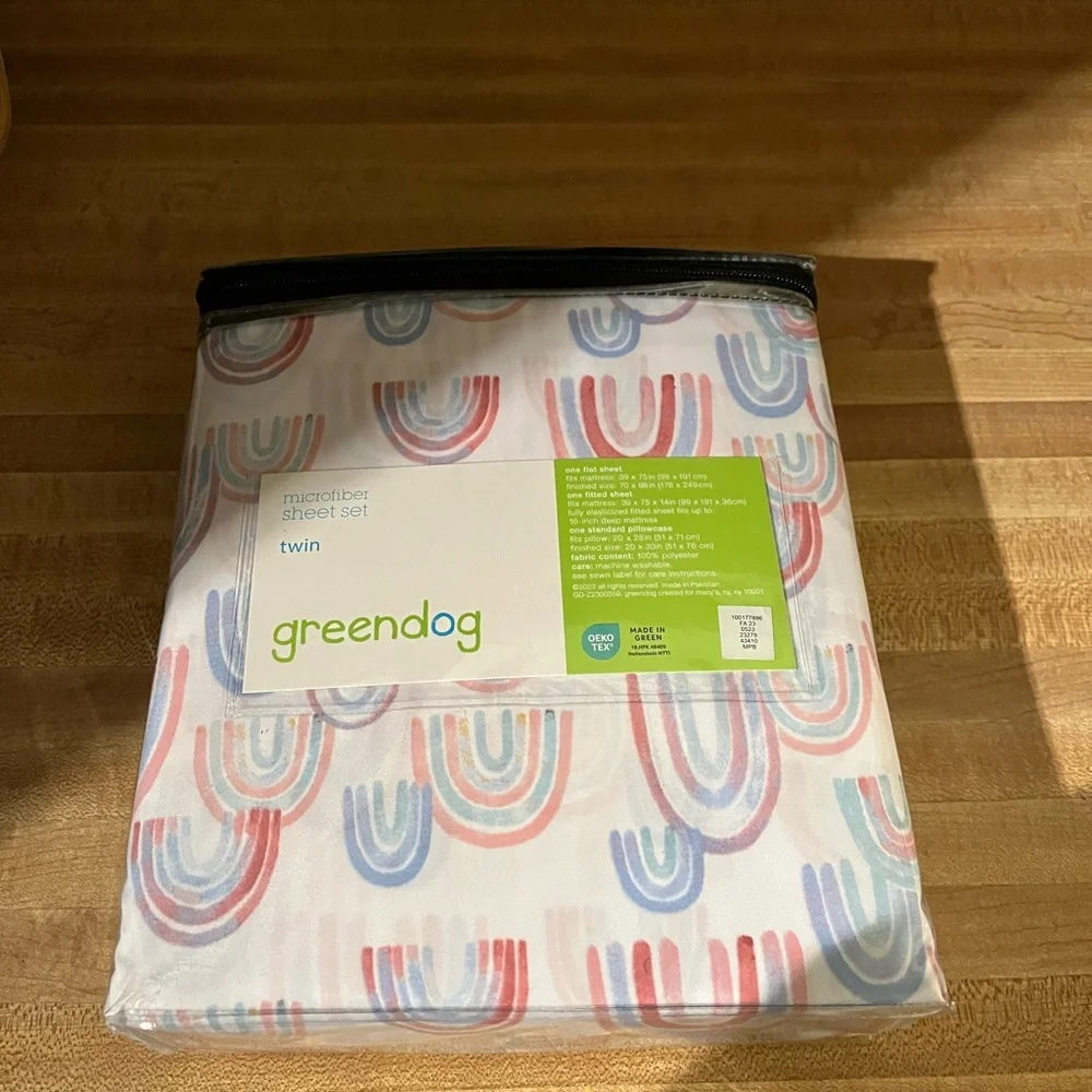 Green dog twin rainbow sheets